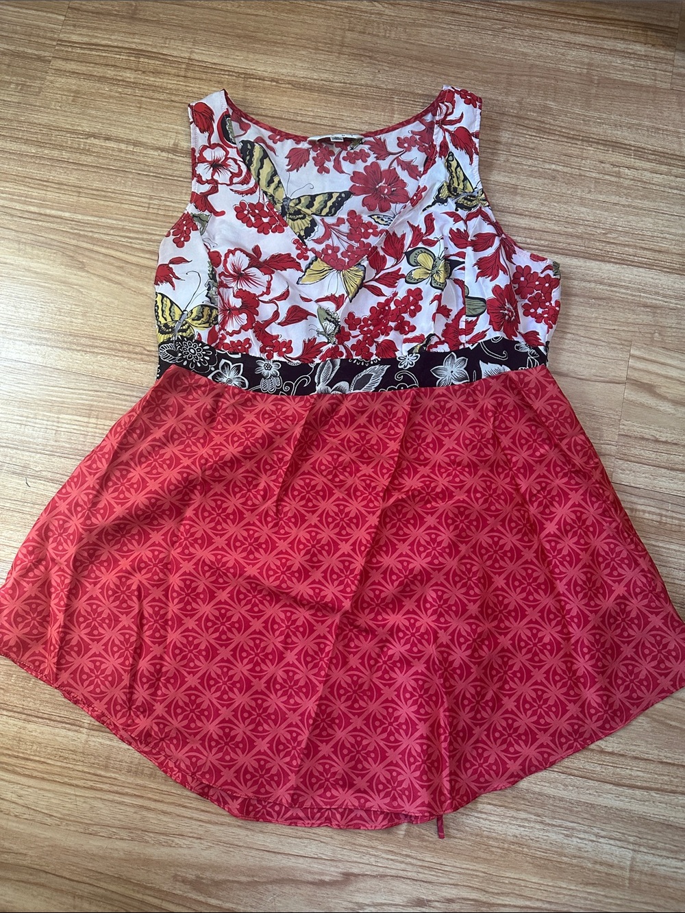 Cabi  silky tank top size medium